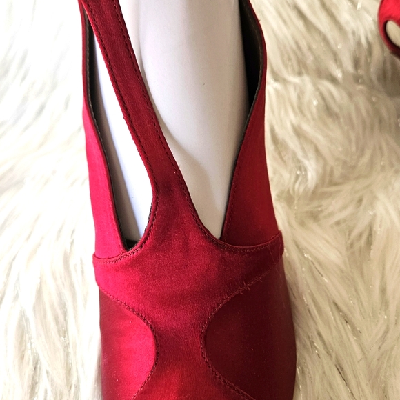 Here are your Sexy Red Shoes! - Picture 5 of 10